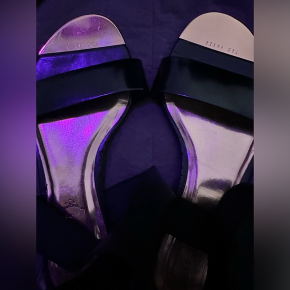 Ted Baker black sandals size EU 36 US size 6 
Ted Baker London - Picture 5 of 16